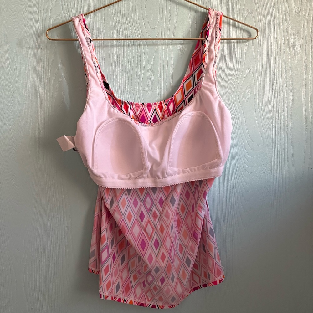 5for20 Liz Claiborne Pink and Orange Diamond Swimsuit Top - Picture 4 of 9
